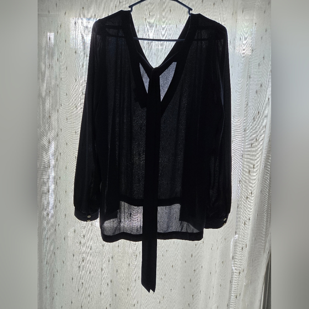 LOFT Dark Blue  Tie Back Blouse. - Picture 3 of 4